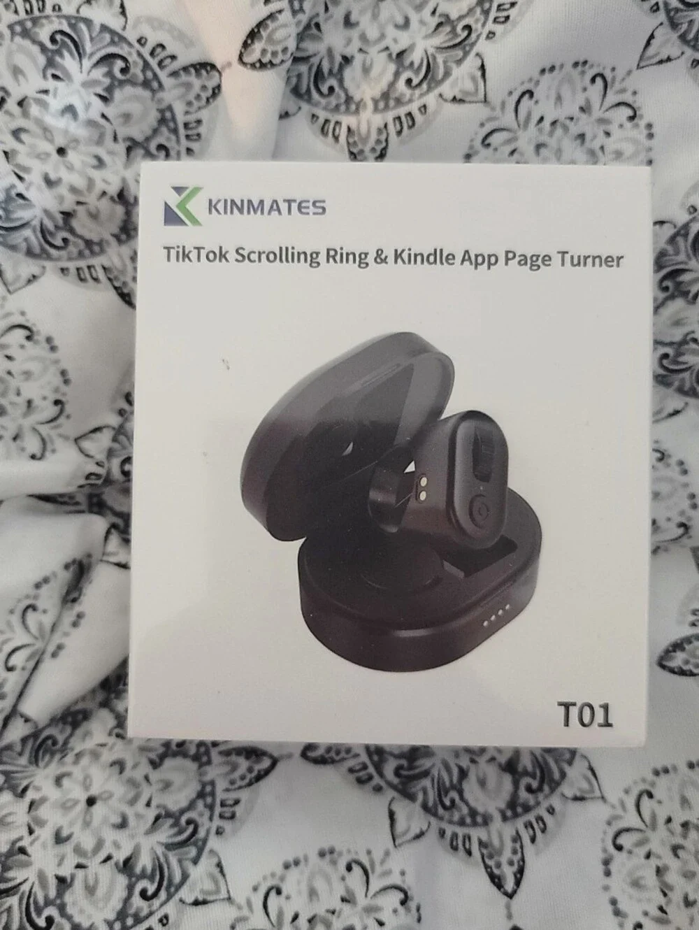 KINMATES TikTok Scrolling Ring & Kindle Page Turner NIB